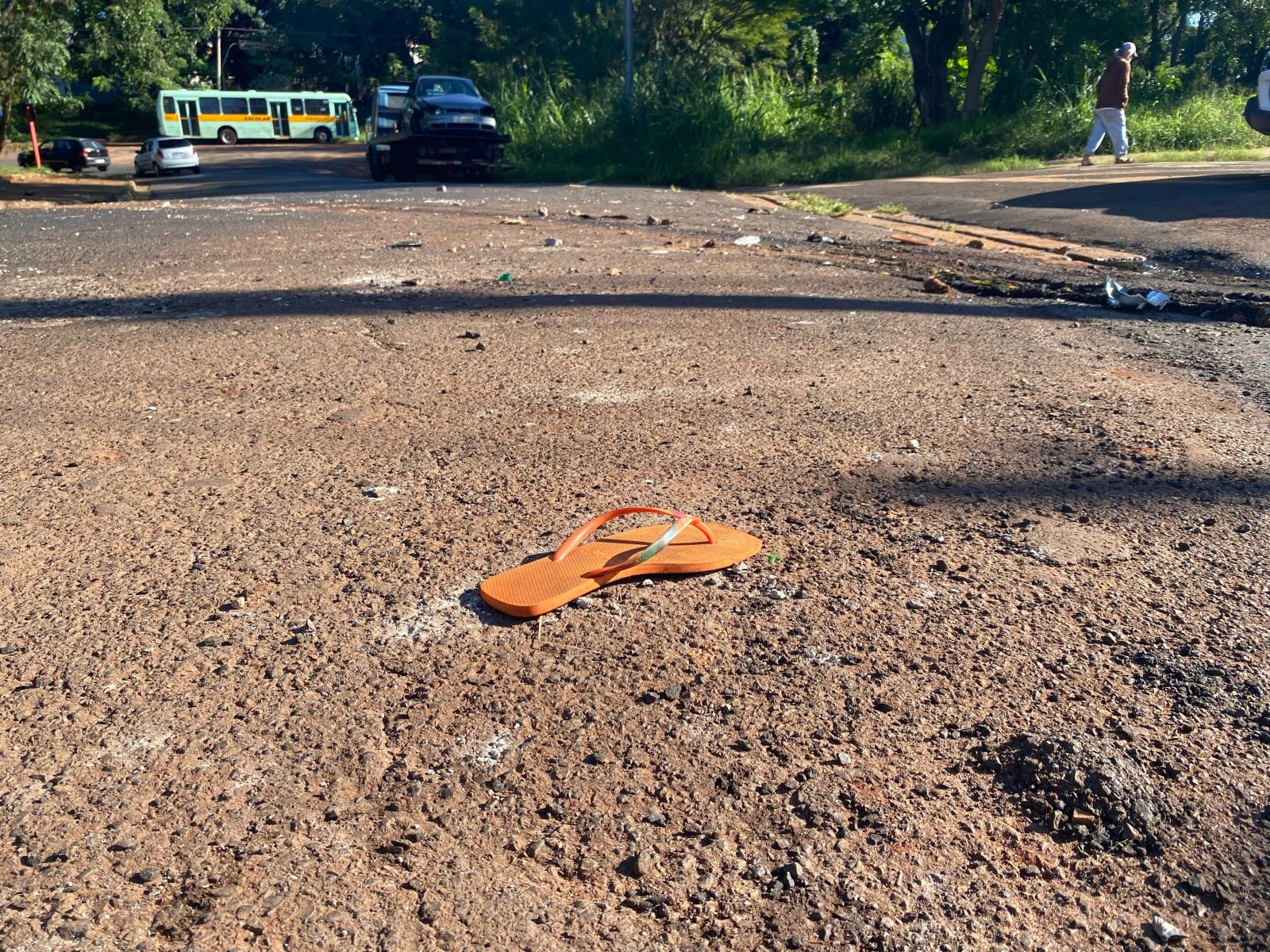 Foto: Flavio Fernandes/Araraquara Agora/Chinelo da Vítima No Local